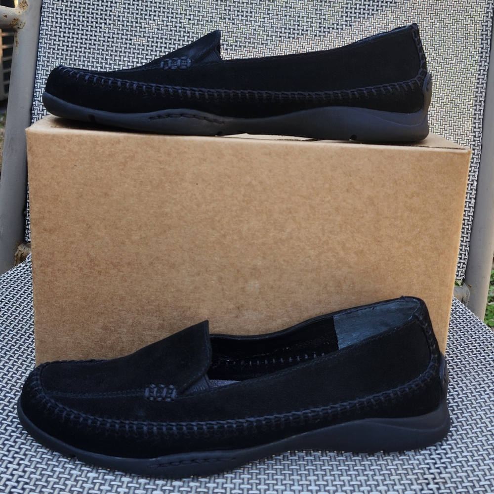 AEROSOLES Women's Black Loafers